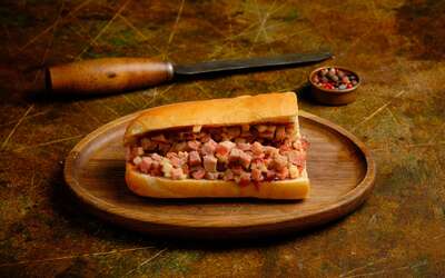 Летнее обновление меню: холодный кукси с куриной грудкой и сэндвич Po-boy by Black Hat
