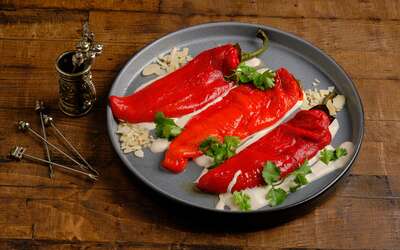 Летнее меню и мороженое с градусом