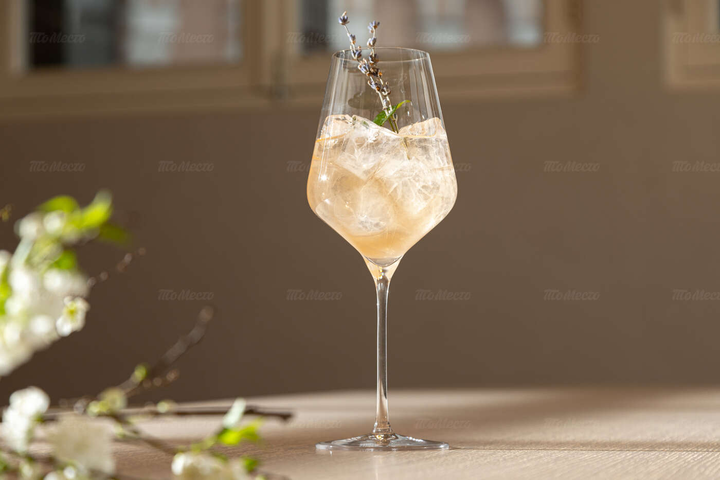 Международный женский день: авторский коктейль «Шёпот весны» в подарок