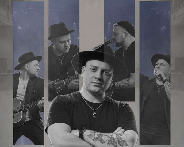 Живая музыка: Алексей Акостин