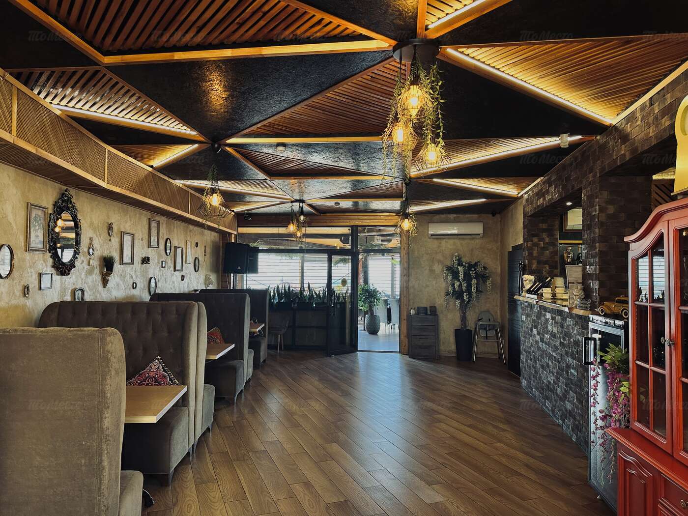 Кафе Мама Джоли на Виноградной улице