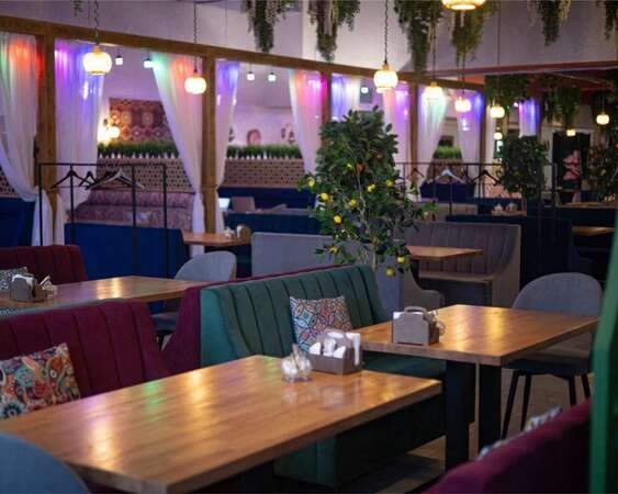 Восток-Запад